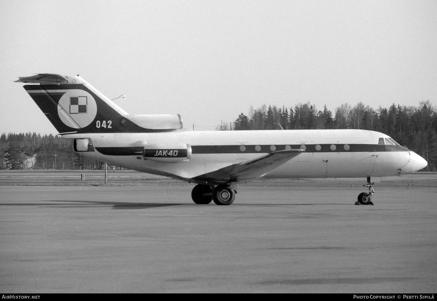 Aircraft Photo of 042 | Yakovlev Yak-40 | Republic of Poland - Rzeczpospolita Polska | AirHistory.net #106181