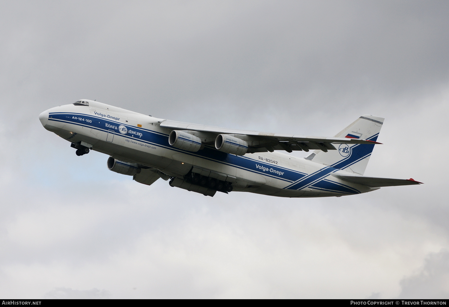 Aircraft Photo of RA-82042 | Antonov An-124-100 Ruslan | Volga-Dnepr Airlines | AirHistory.net #106410
