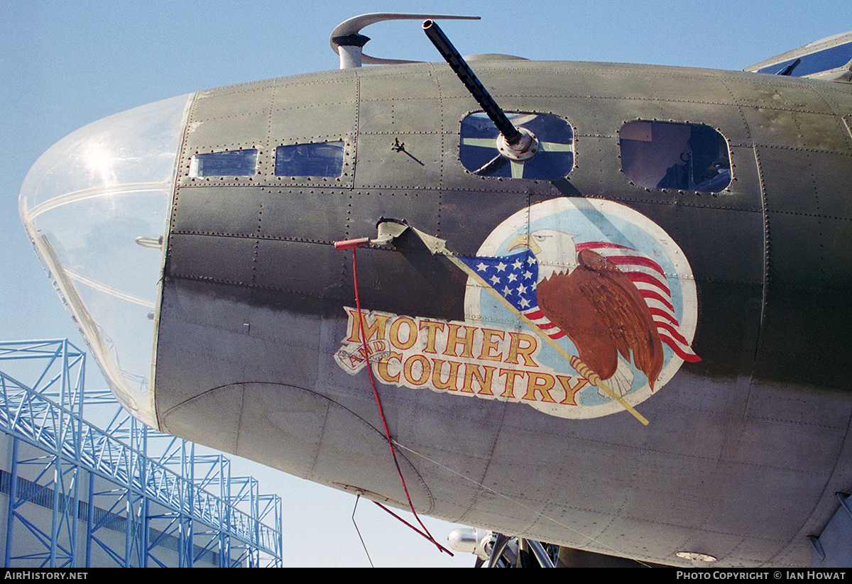 Aircraft Photo of F-AZDX / 22955 | Boeing B-17G Flying Fortress | USA - Air Force | AirHistory.net #106483