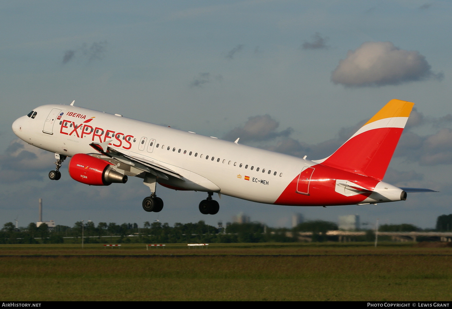 Aircraft Photo of EC-MEH | Airbus A320-214 | Iberia Express | AirHistory.net #106609