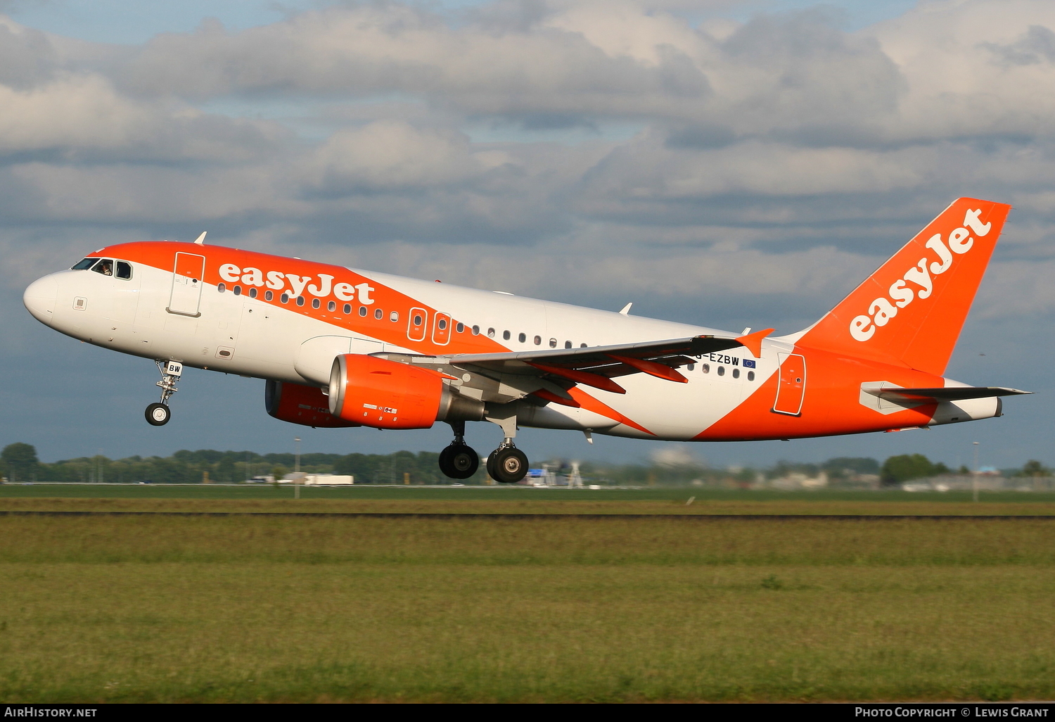 Aircraft Photo of G-EZBW | Airbus A319-111 | EasyJet | AirHistory.net #106623