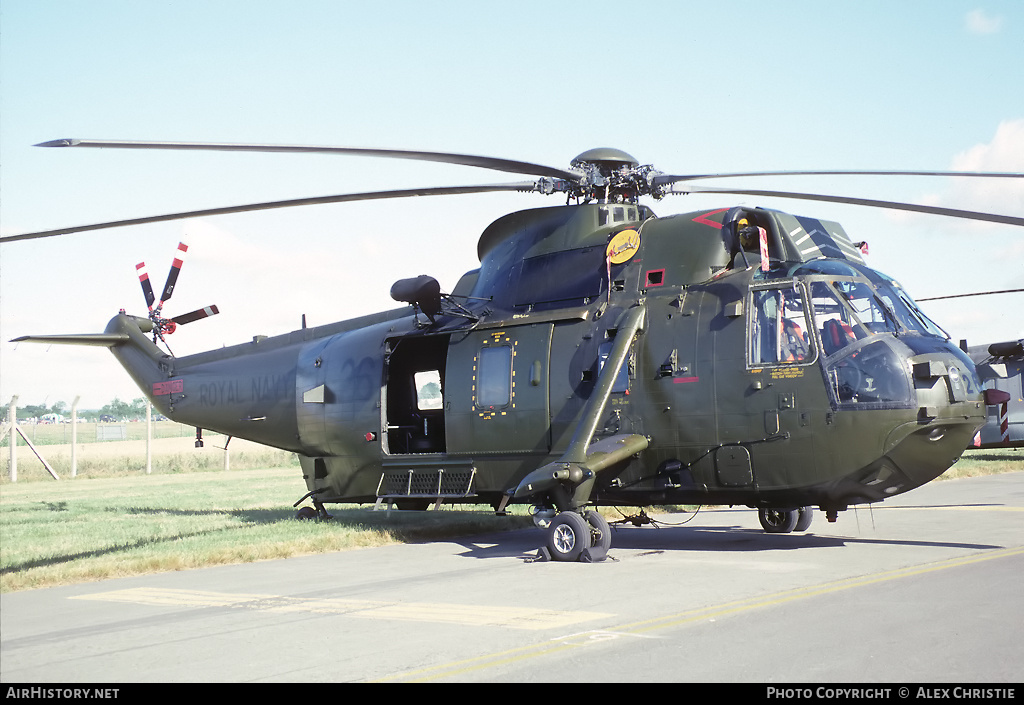 Aircraft Photo of ZE425 | Westland WS-61 Sea King HC4 | UK - Navy | AirHistory.net #106722