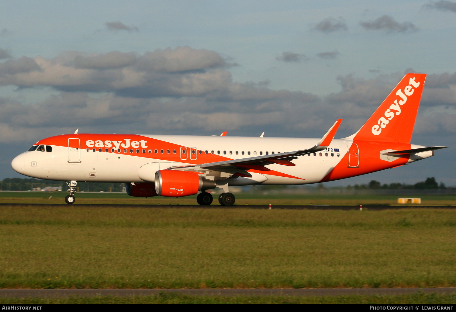 Aircraft Photo of G-EZPB | Airbus A320-214 | EasyJet | AirHistory.net #106763