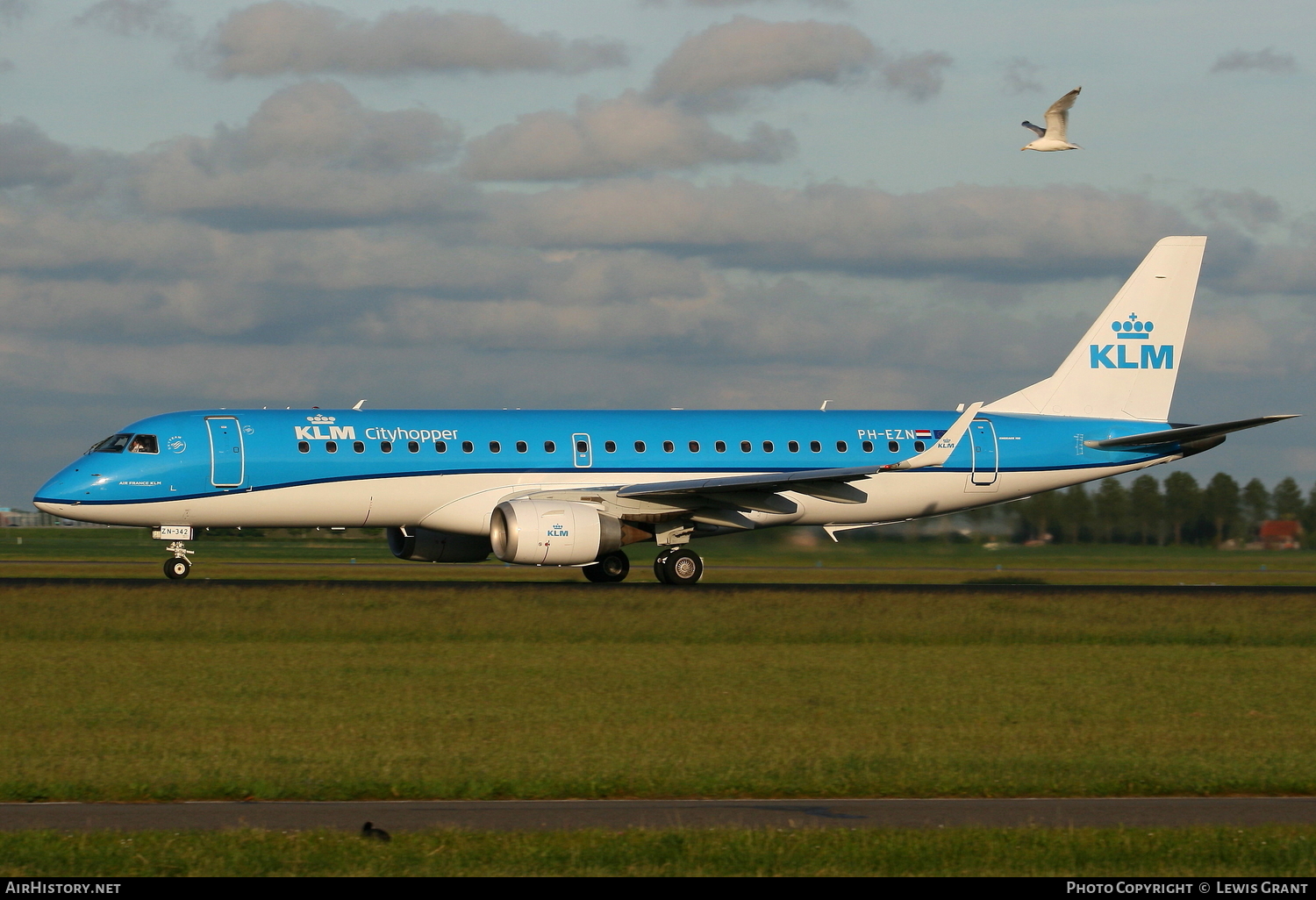 Aircraft Photo of PH-EZN | Embraer 190STD (ERJ-190-100STD) | KLM Cityhopper | AirHistory.net #106764