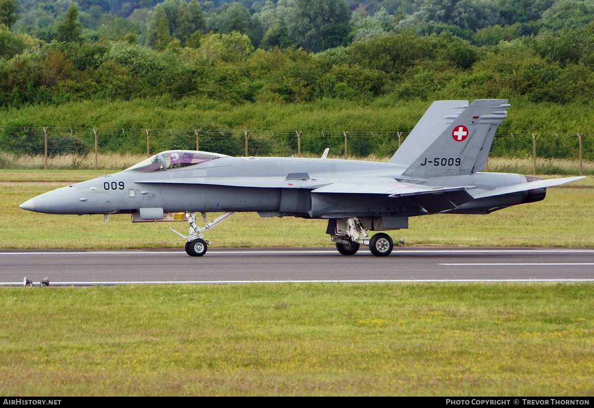 Aircraft Photo of J-5009 | McDonnell Douglas F/A-18C Hornet | Switzerland - Air Force | AirHistory.net #106861