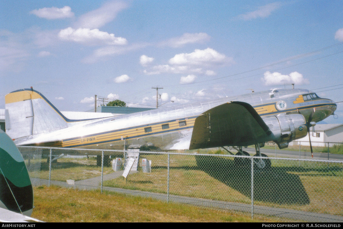 Aircraft Photo of CF-PWH | Douglas DC-3-277B | AirHistory.net #107038