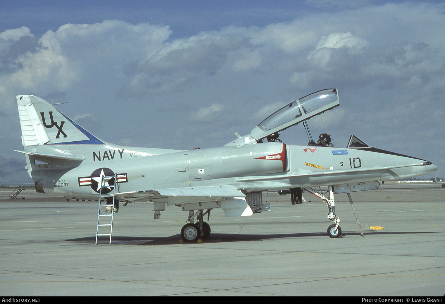 Aircraft Photo of 155087 | Douglas TA-4J Skyhawk | USA - Navy | AirHistory.net #107055