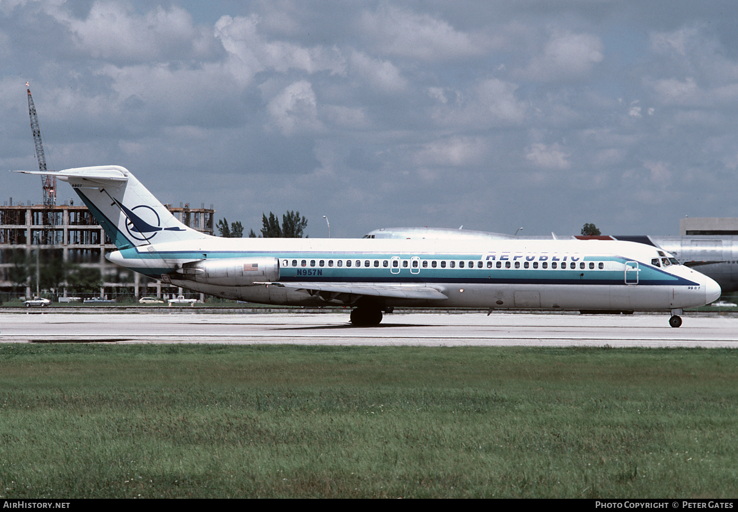 Aircraft Photo of N957N | McDonnell Douglas DC-9-31 | Republic Airlines | AirHistory.net #107091