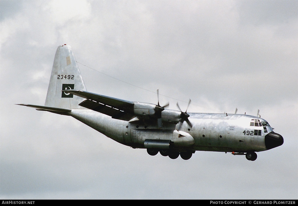 Aircraft Photo of 23492 | Lockheed C-130B Hercules (L-282) | Pakistan - Air Force | AirHistory.net #107093