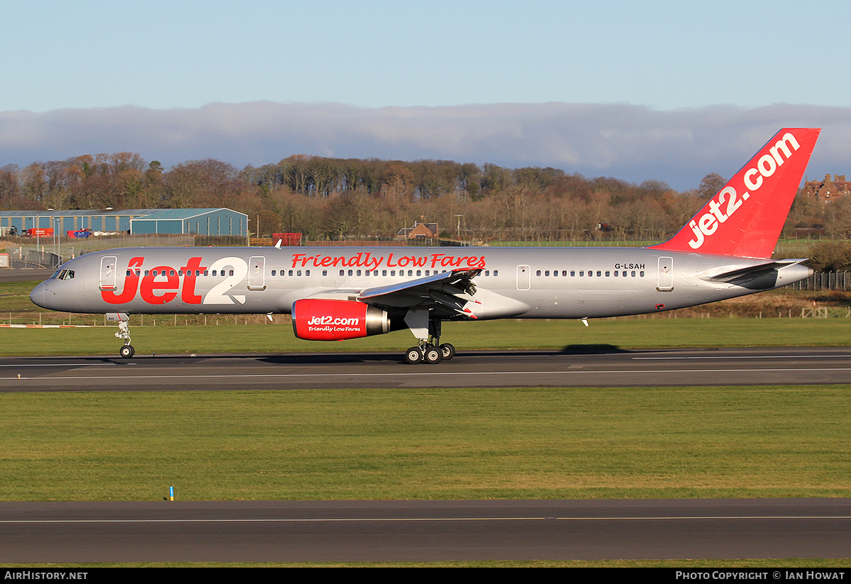 Aircraft Photo of G-LSAH | Boeing 757-21B | Jet2 | AirHistory.net #107264