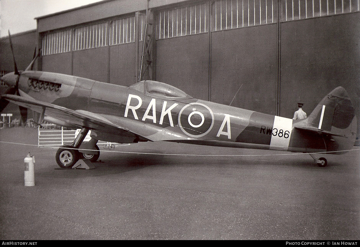 Aircraft Photo of RW386 | Supermarine 361 Spitfire LF16E | UK - Air Force | AirHistory.net #107280