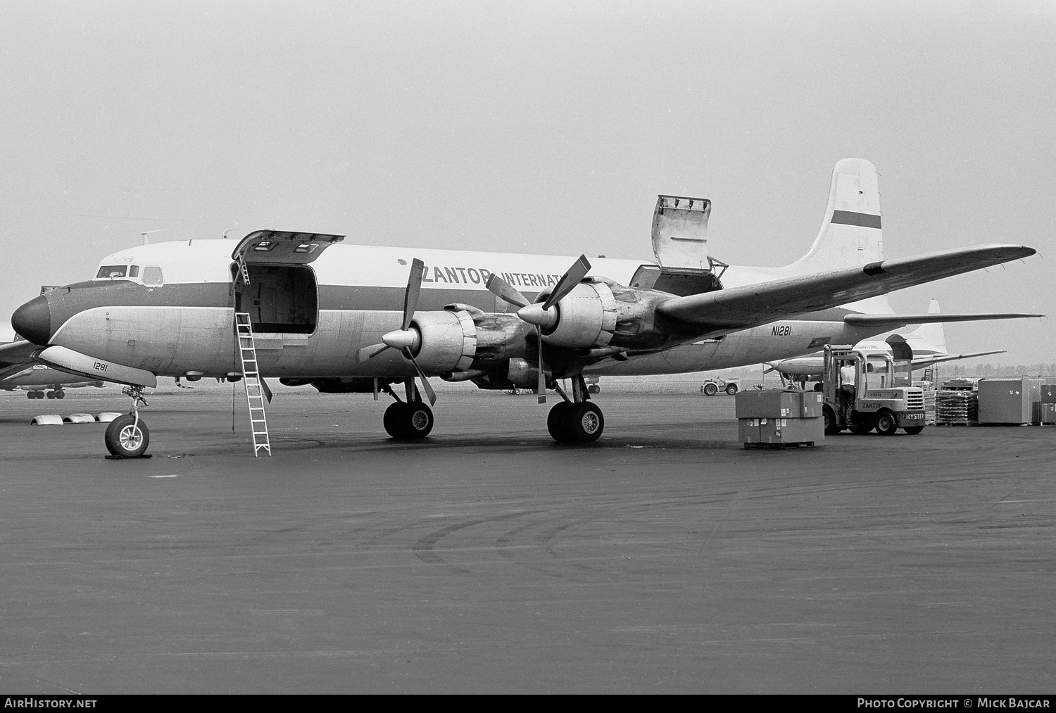 Aircraft Photo of N1281 | Douglas DC-6A | Zantop International Airlines | AirHistory.net #107285