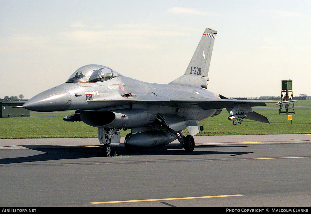 Aircraft Photo of J-228 | General Dynamics F-16A Fighting Falcon | Netherlands - Air Force | AirHistory.net #107647