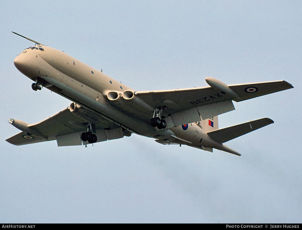 Aircraft Photo of XV239 | Hawker Siddeley Nimrod MR2P | UK - Air Force | AirHistory.net #108215