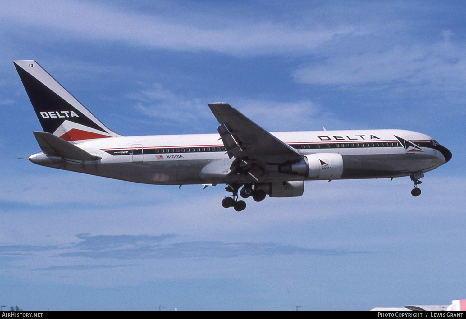 Aircraft Photo of N101DA | Boeing 767-232 | Delta Air Lines | AirHistory.net #108371