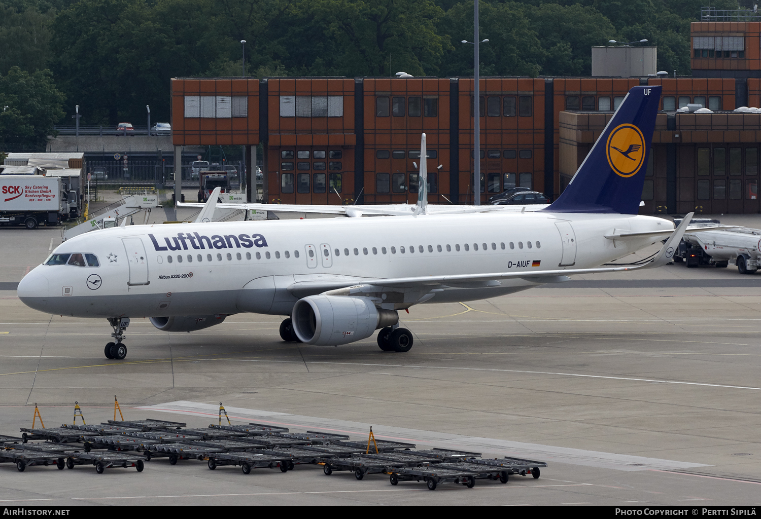 Aircraft Photo of D-AIUF | Airbus A320-214 | Lufthansa | AirHistory.net #108523