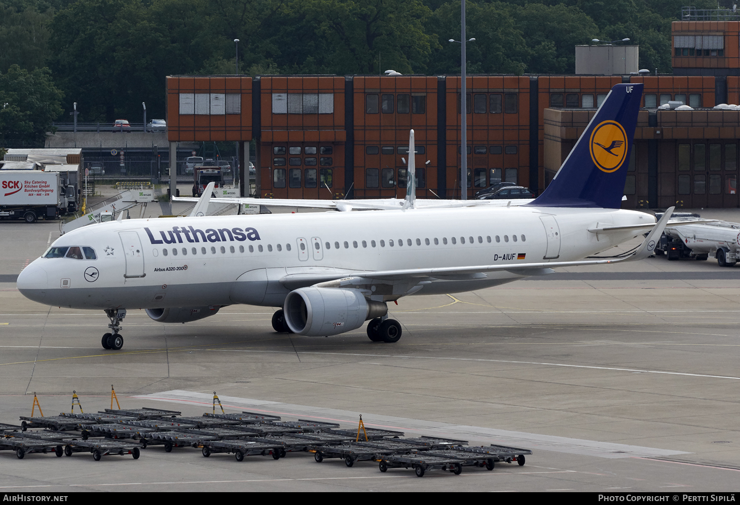 Aircraft Photo of D-AIUF | Airbus A320-214 | Lufthansa | AirHistory.net #108523
