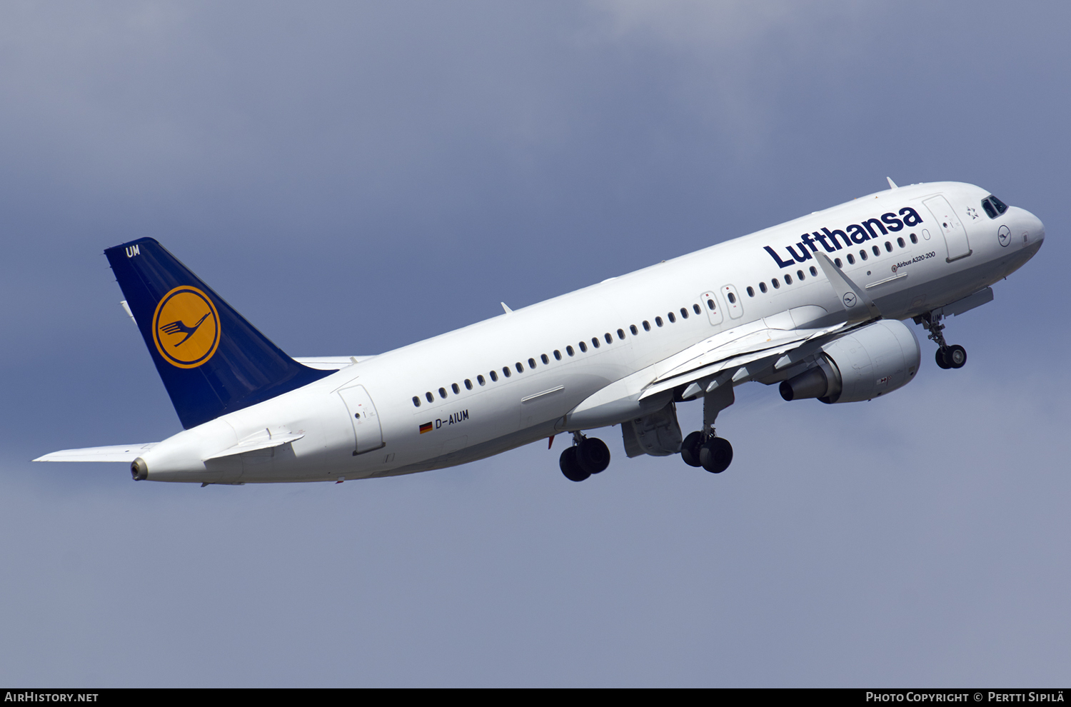 Aircraft Photo of D-AIUM | Airbus A320-214 | Lufthansa | AirHistory.net #108571