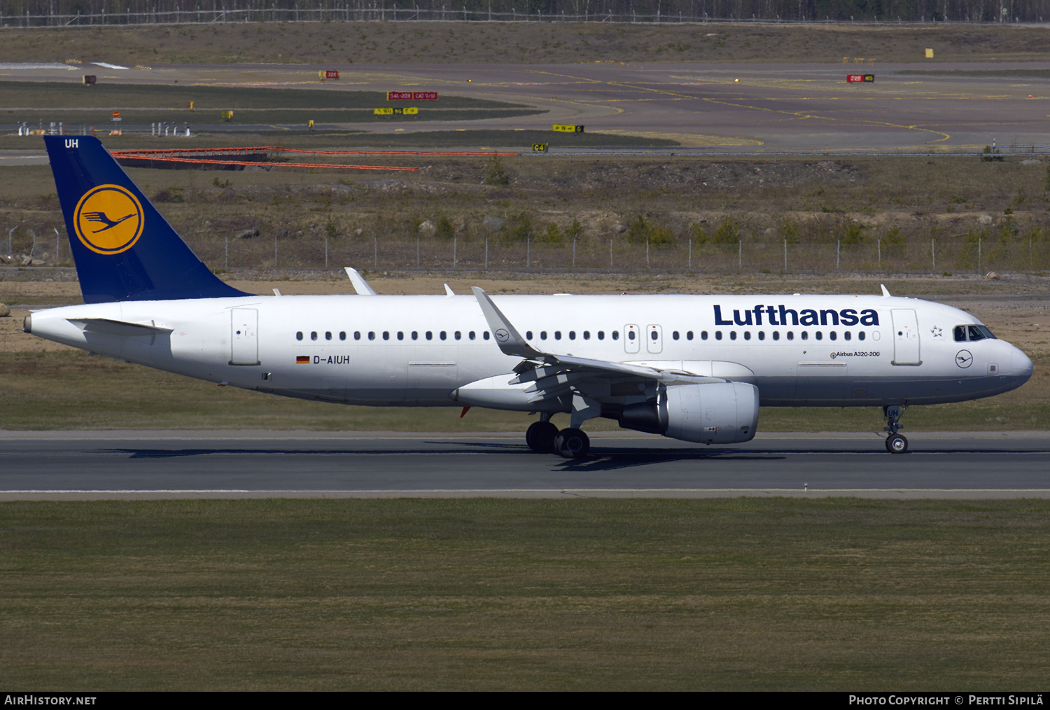Aircraft Photo of D-AIUH | Airbus A320-214 | Lufthansa | AirHistory.net #108577