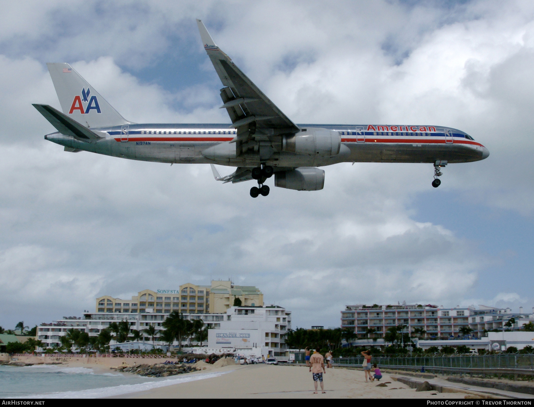Aircraft Photo of N197AN | Boeing 757-223 | American Airlines | AirHistory.net #108640