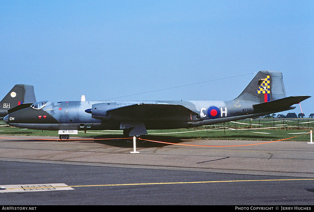 Aircraft Photo of WT519 | English Electric Canberra PR7 | UK - Air Force | AirHistory.net #108691