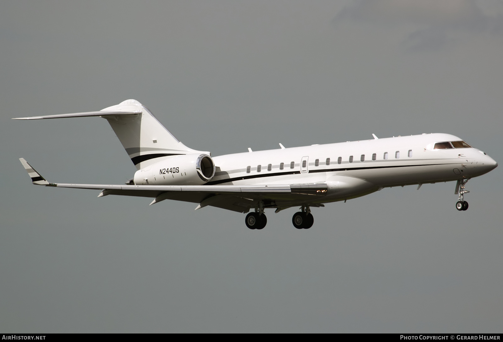 Aircraft Photo of N244DS | Bombardier Global 6000 (BD-700-1A10) | AirHistory.net #108795
