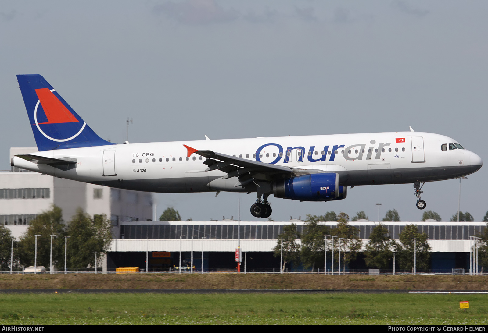 Aircraft Photo of TC-OBG | Airbus A320-233 | Onur Air | AirHistory.net #108817