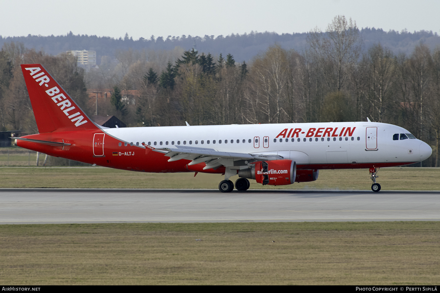 Aircraft Photo of D-ALTJ | Airbus A320-214 | Air Berlin | AirHistory.net #108850