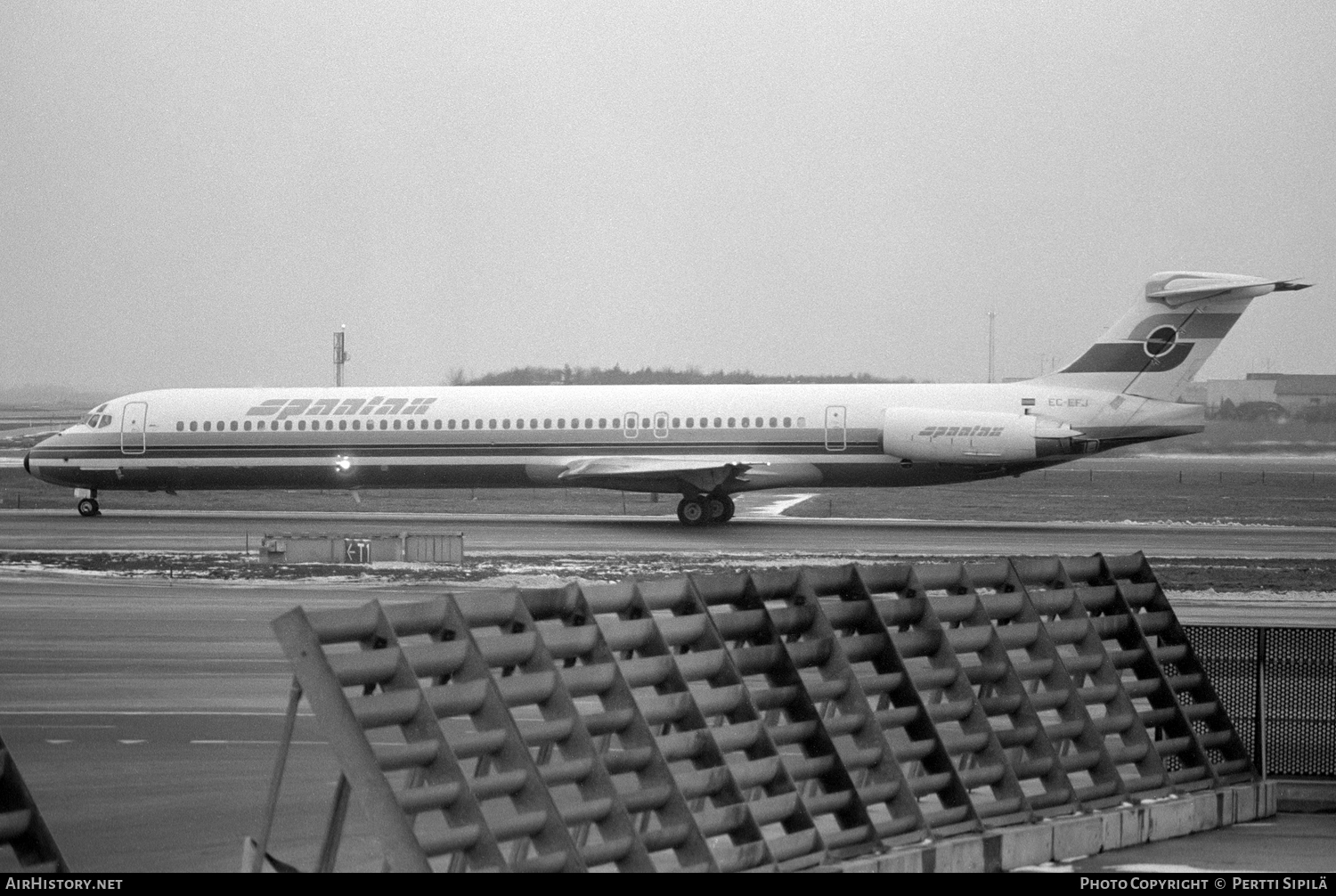 Aircraft Photo of EC-EFJ | McDonnell Douglas MD-83 (DC-9-83) | Spantax | AirHistory.net #109051