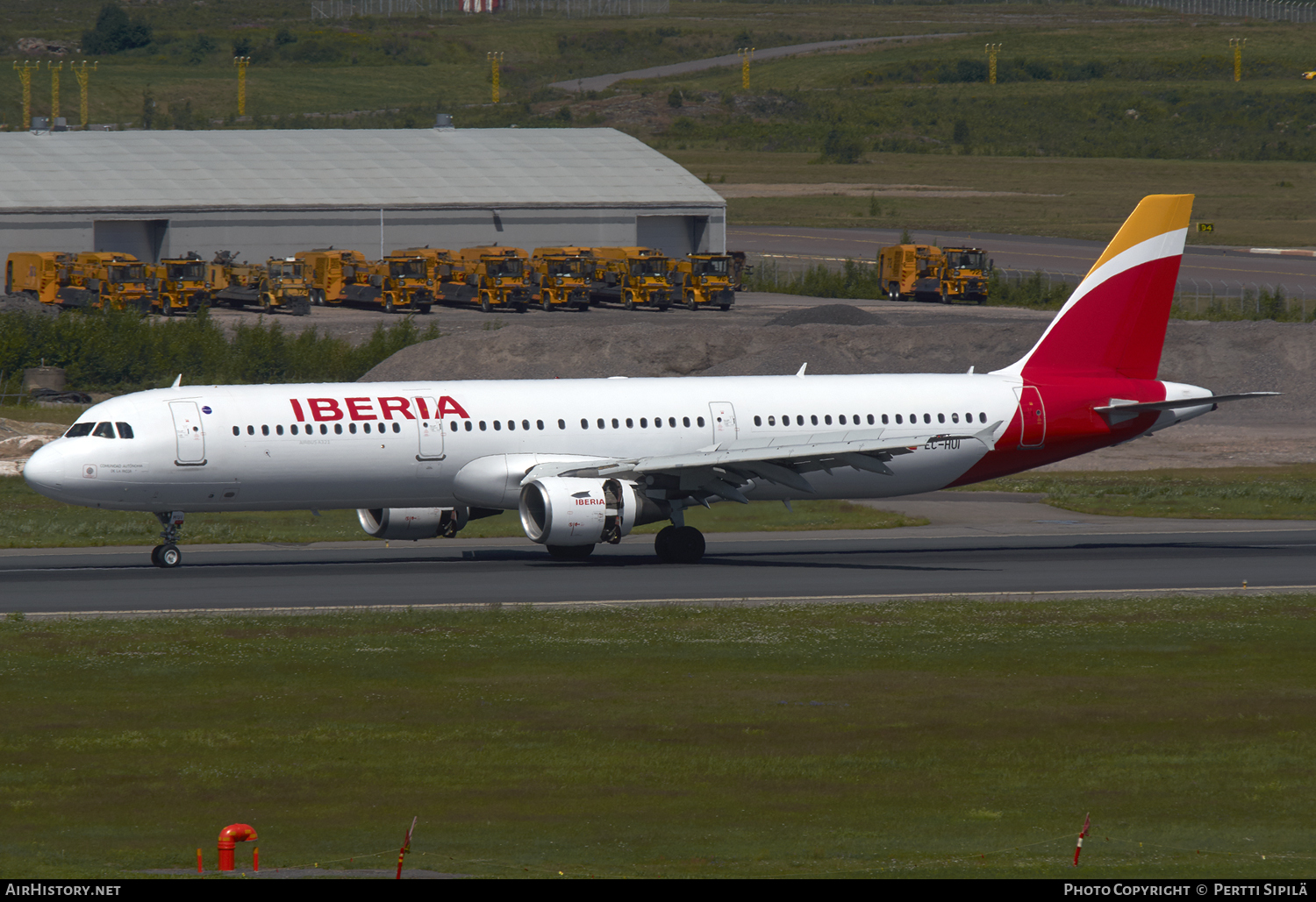 Aircraft Photo of EC-HUI | Airbus A321-212 | Iberia | AirHistory.net #109120