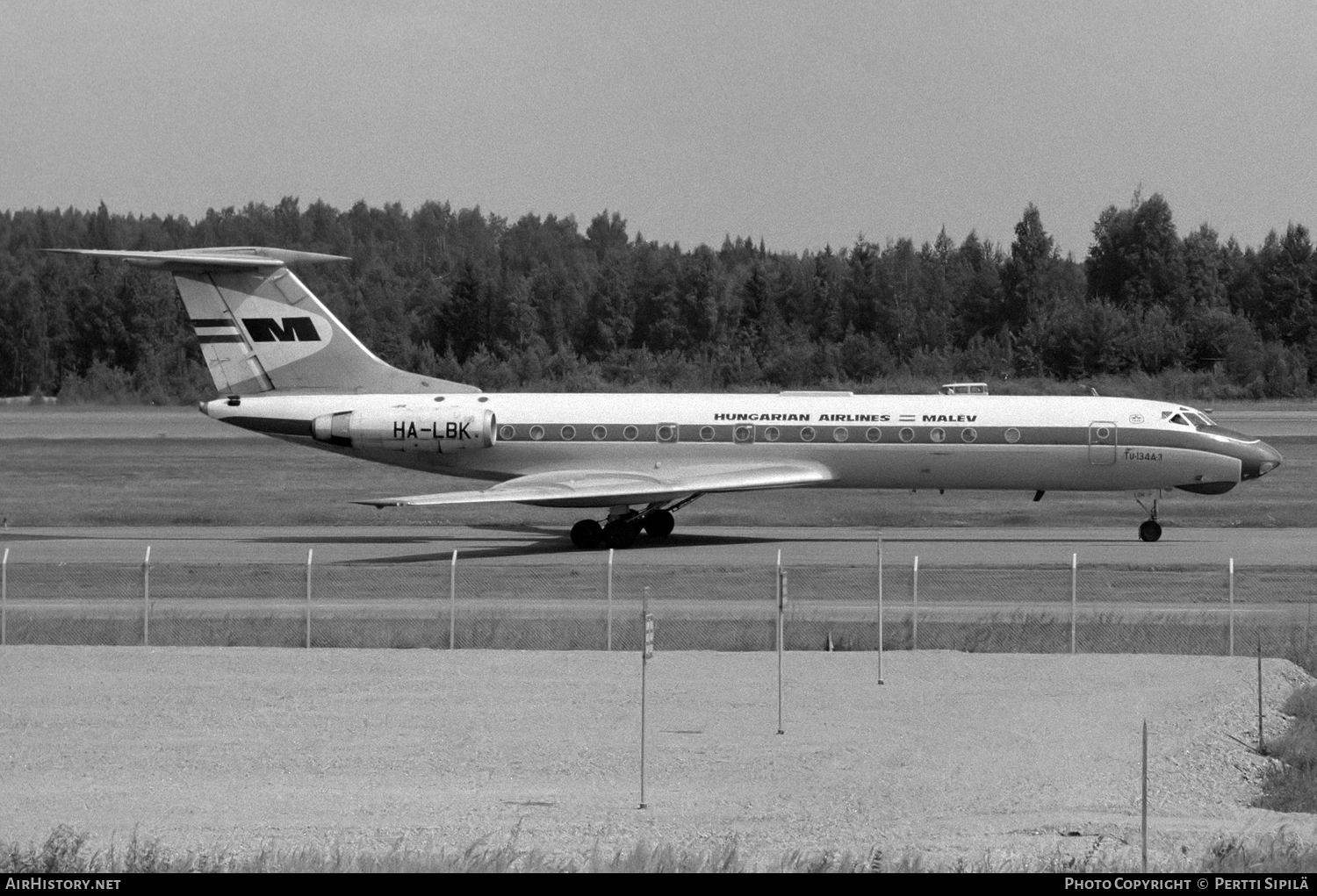 Aircraft Photo of HA-LBK | Tupolev Tu-134A-3 | Malév - Hungarian Airlines | AirHistory.net #109282