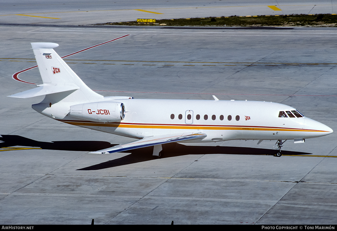 Aircraft Photo of G-JCBI | Dassault Falcon 2000 | JCB - J.C. Bamford Excavators | AirHistory.net #109608