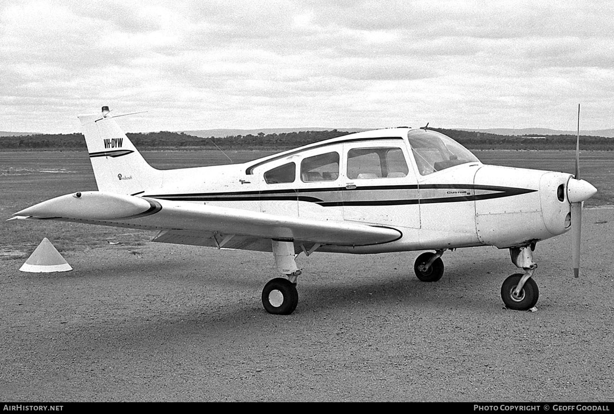Aircraft Photo of VH-DYW | Beech A23A Musketeer Custom III | AirHistory.net #109941