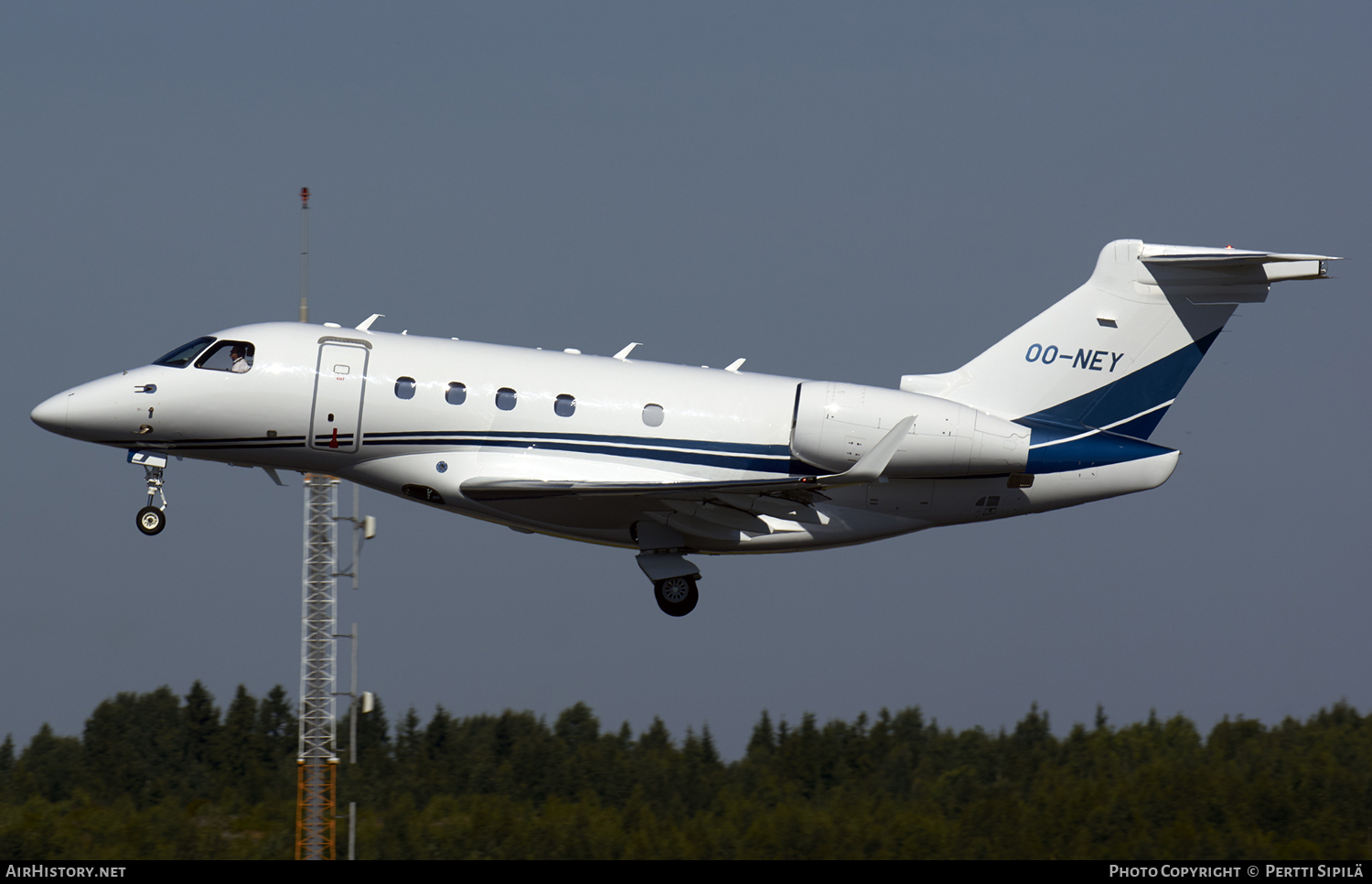 Aircraft Photo of OO-NEY | Embraer EMB-545 Legacy 450 | AirHistory.net #109992