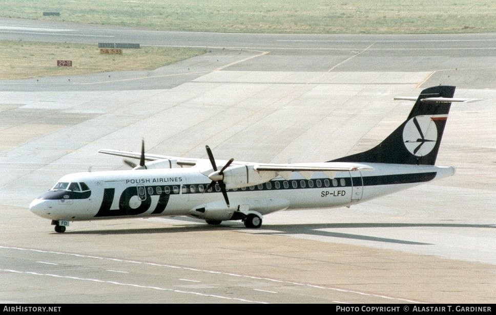 Aircraft Photo of SP-LFD | ATR ATR-72-202 | LOT Polish Airlines - Polskie Linie Lotnicze | AirHistory.net #110135