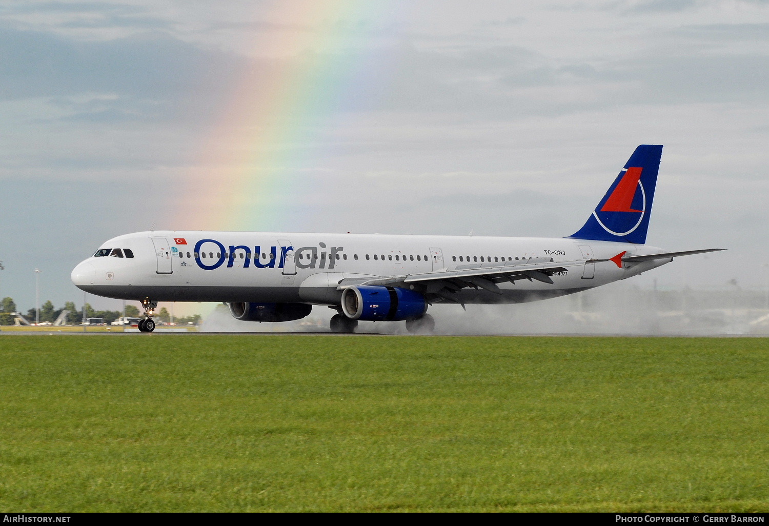 Aircraft Photo of TC-ONJ | Airbus A321-131 | Onur Air | AirHistory.net #110220