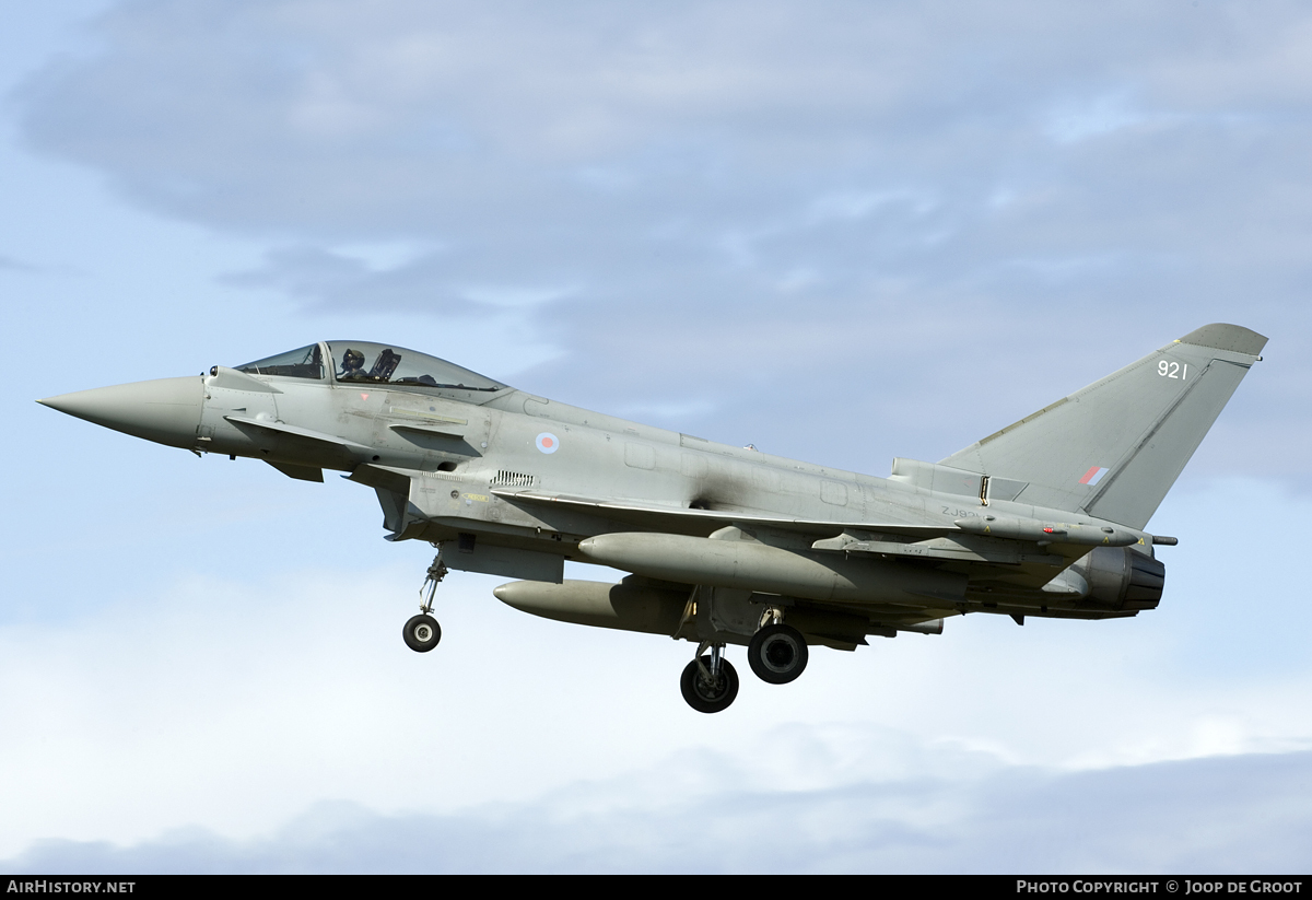 Aircraft Photo of ZJ921 | Eurofighter EF-2000 Typhoon FGR4 | UK - Air Force | AirHistory.net #110349