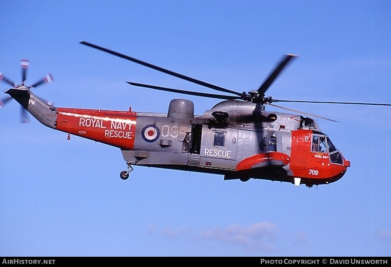 Aircraft Photo of XZ578 | Westland WS-61 Sea King HU5 | UK - Navy | AirHistory.net #110426