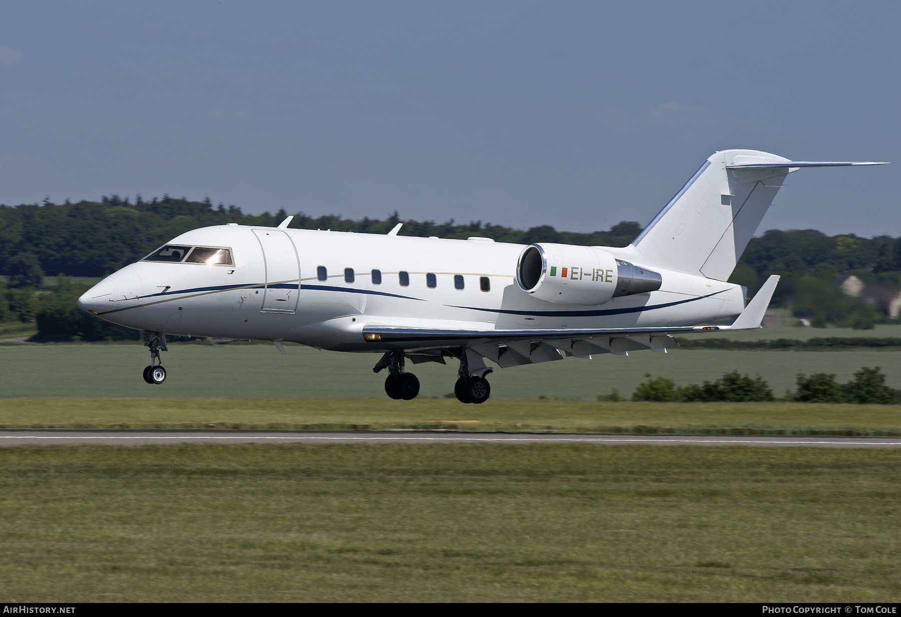Aircraft Photo of EI-IRE | Bombardier Challenger 604 (CL-600-2B16) | AirHistory.net #110459