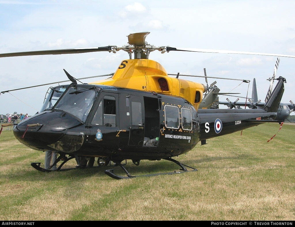 Aircraft Photo of ZJ234 | Bell 412EP Griffin HT1 | UK - Air Force | AirHistory.net #110642