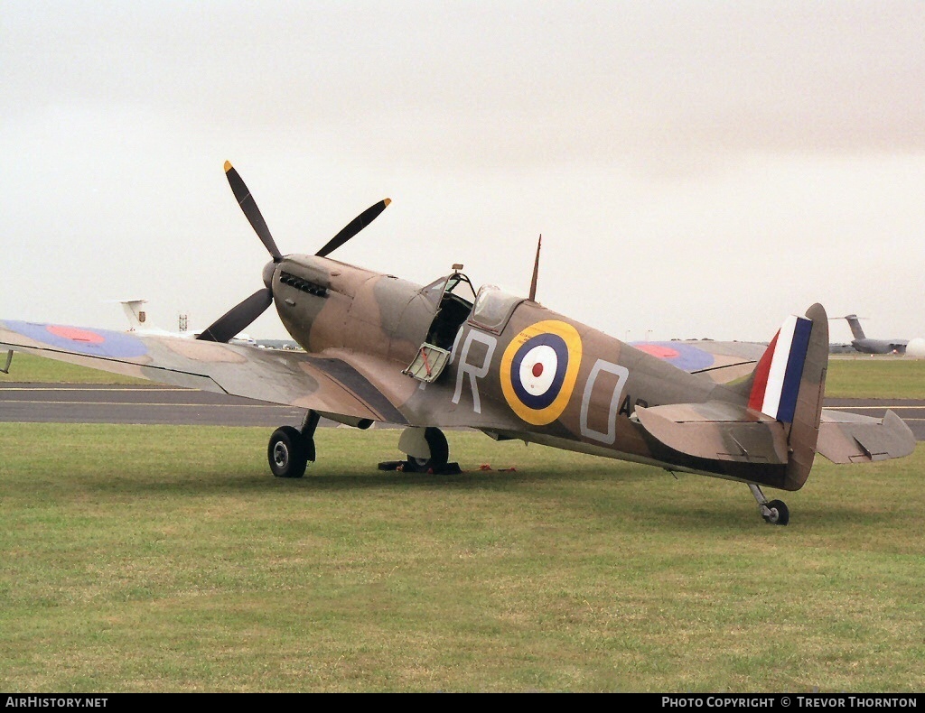 Aircraft Photo of G-AIST / AR213 | Supermarine 300 Spitfire Mk1A | UK - Air Force | AirHistory.net #110796