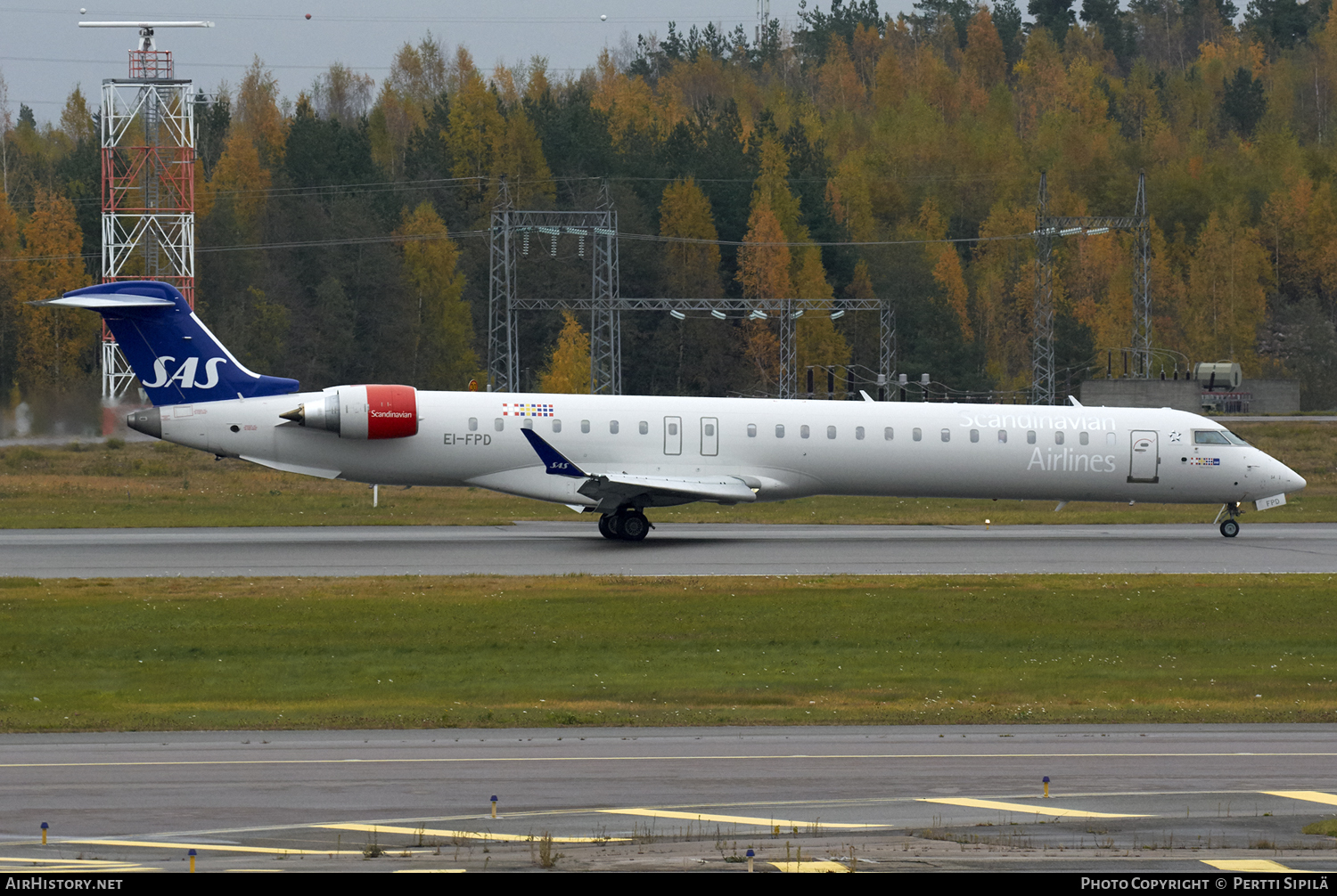 Aircraft Photo of EI-FPD | Bombardier CRJ-900LR (CL-600-2D24) | Scandinavian Airlines - SAS | AirHistory.net #110961
