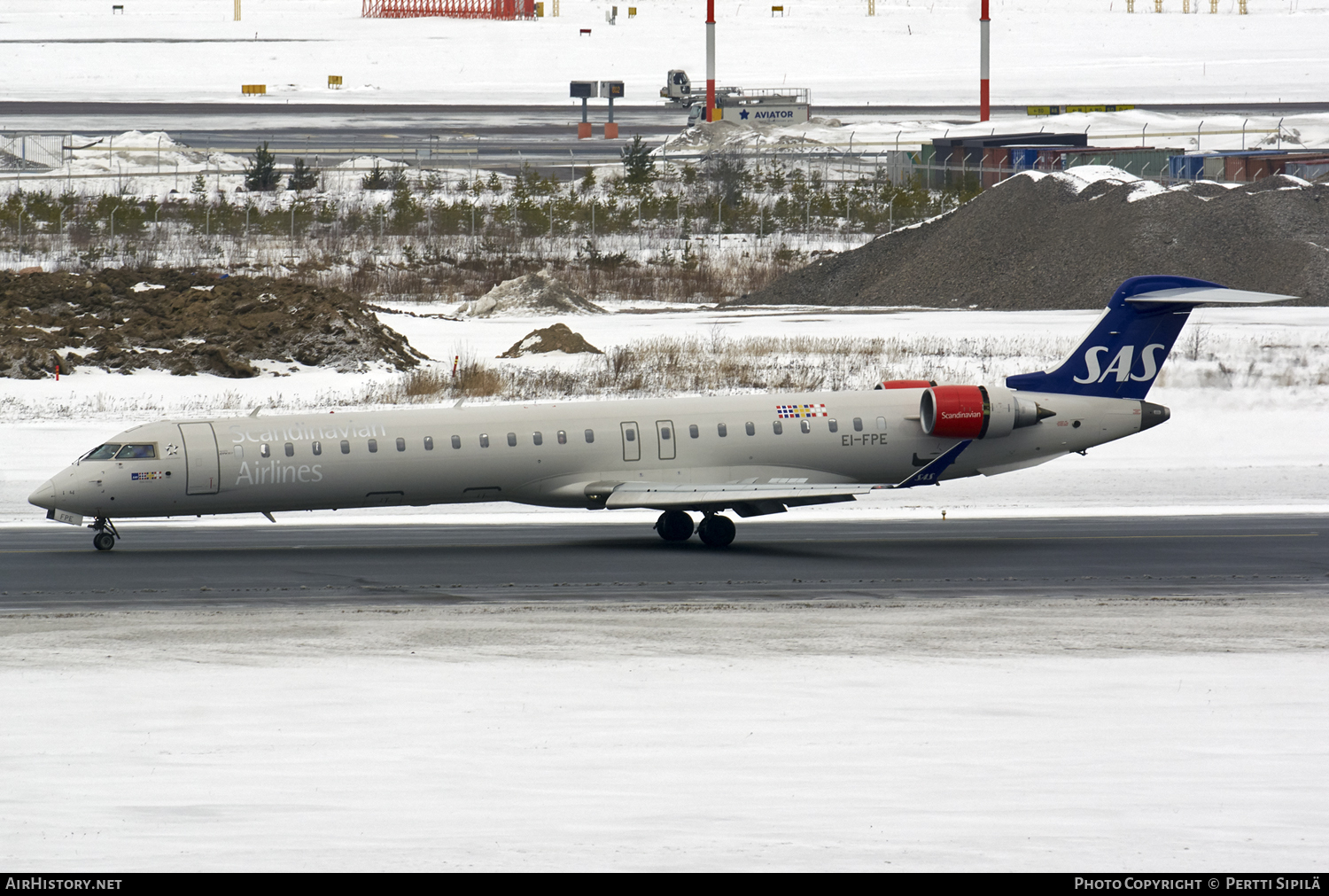 Aircraft Photo of EI-FPE | Bombardier CRJ-900LR (CL-600-2D24) | Scandinavian Airlines - SAS | AirHistory.net #110967