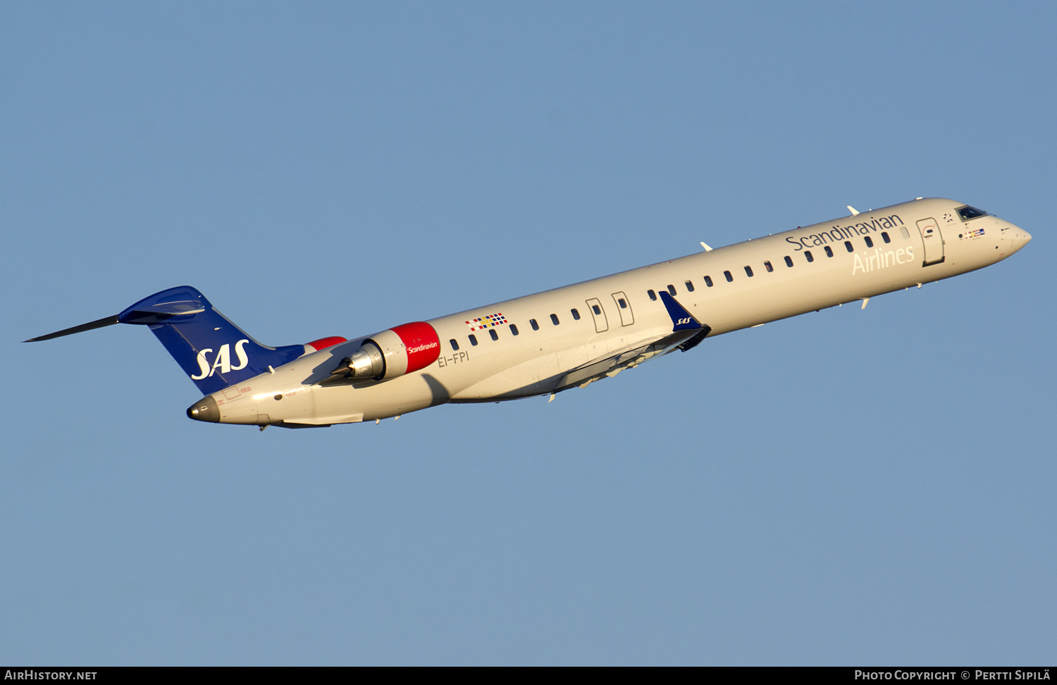 Aircraft Photo of EI-FPI | Bombardier CRJ-900LR (CL-600-2D24) | Scandinavian Airlines - SAS | AirHistory.net #111041