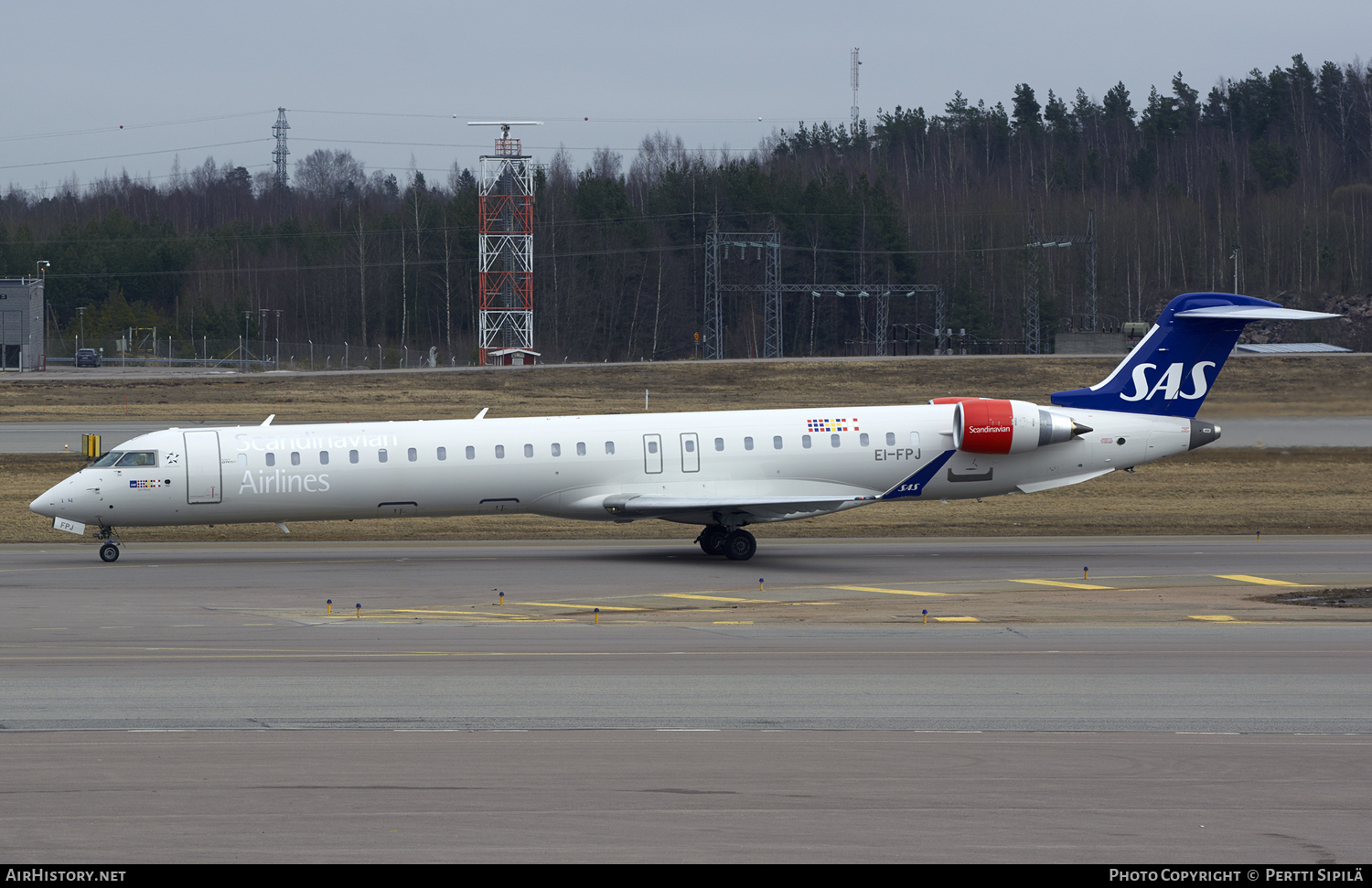 Aircraft Photo of EI-FPJ | Bombardier CRJ-900LR (CL-600-2D24) | Scandinavian Airlines - SAS | AirHistory.net #111061