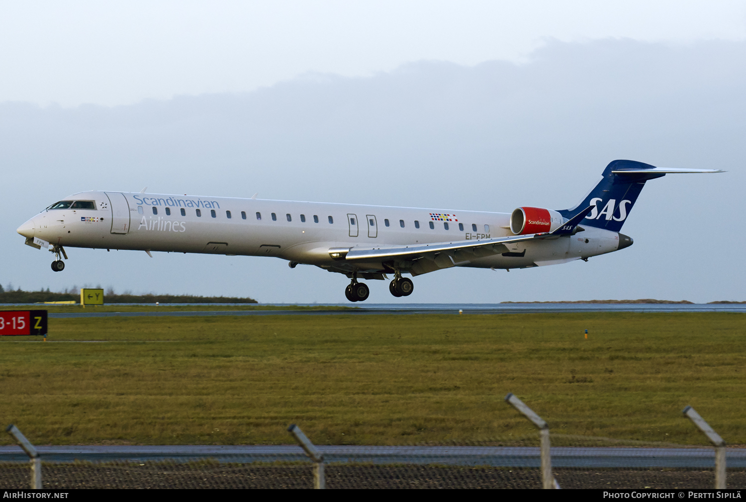 Aircraft Photo of EI-FPM | Bombardier CRJ-900LR (CL-600-2D24) | Scandinavian Airlines - SAS | AirHistory.net #111106
