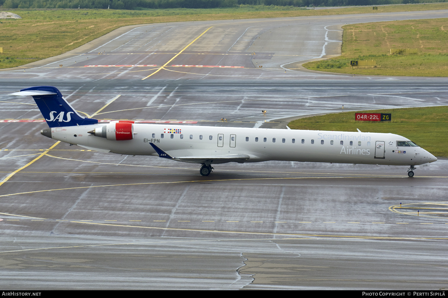Aircraft Photo of EI-FPN | Bombardier CRJ-900LR (CL-600-2D24) | Scandinavian Airlines - SAS | AirHistory.net #111139