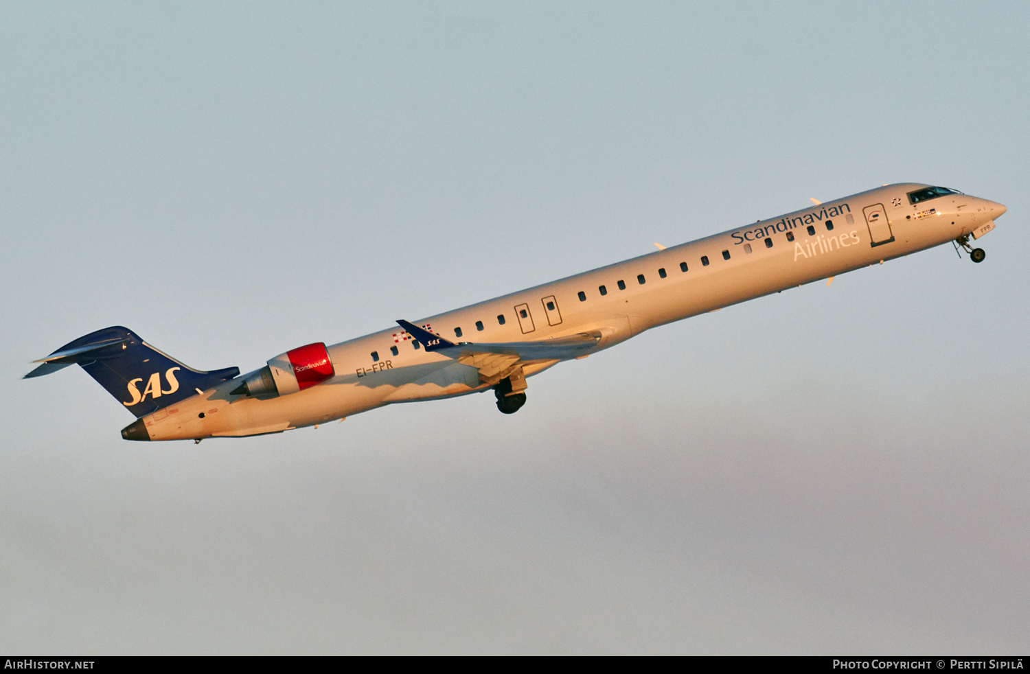 Aircraft Photo of EI-FPR | Bombardier CRJ-900LR (CL-600-2D24) | Scandinavian Airlines - SAS | AirHistory.net #111152