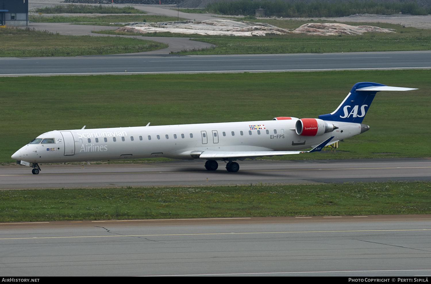 Aircraft Photo of EI-FPS | Bombardier CRJ-900LR (CL-600-2D24) | Scandinavian Airlines - SAS | AirHistory.net #111155