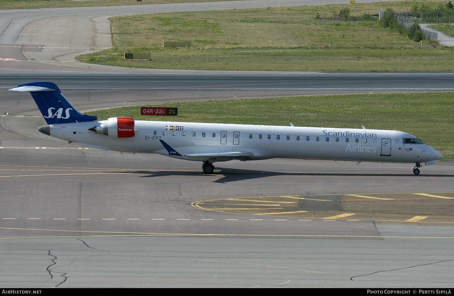 Aircraft Photo of EI-FPT | Bombardier CRJ-900LR (CL-600-2D24) | Scandinavian Airlines - SAS | AirHistory.net #111159